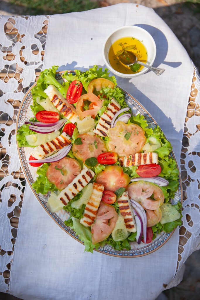 FATTOUSH CON HALLOUMI GRIGLIATO