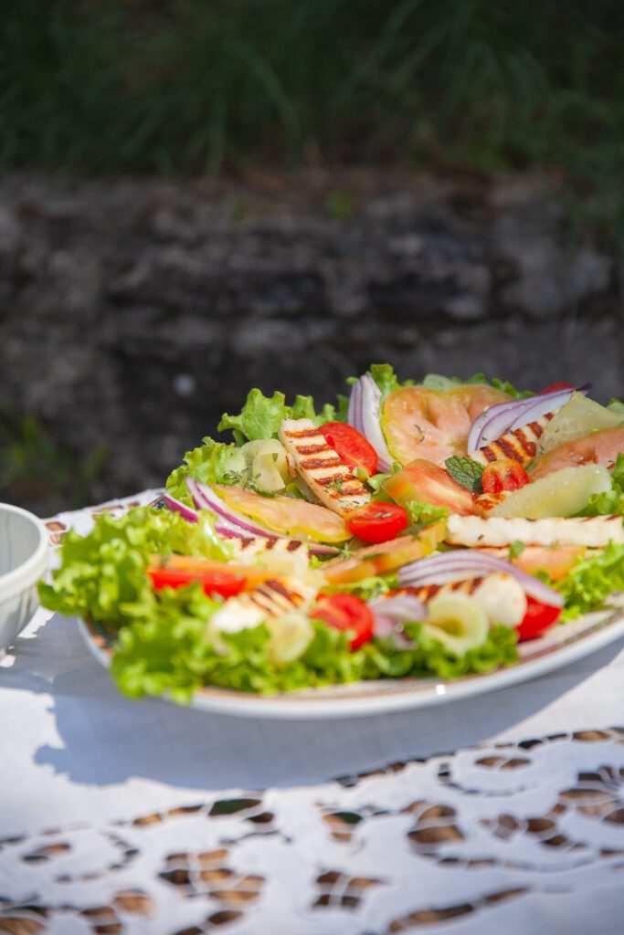 INSALATA FATTOUSH CON HALLOUMI GRIGLIATO