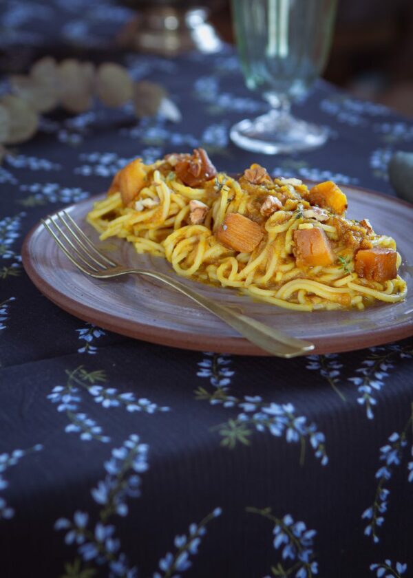 SPAGHETTI CON CREMA DI ZUCCA, ZENZERO E NOCI