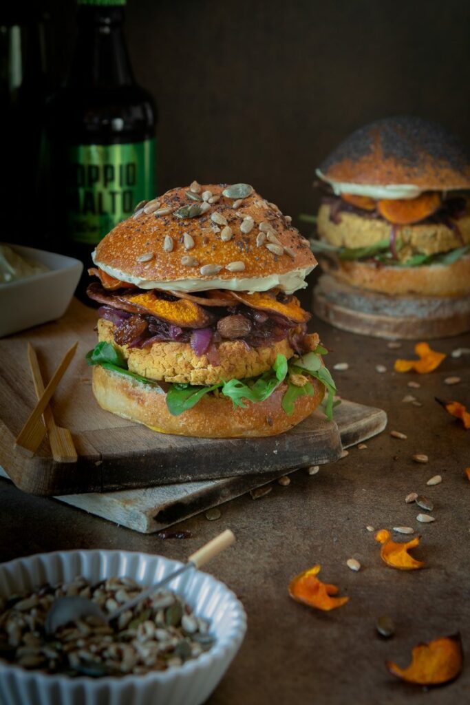 BURGER DI CECI CON CIPOLLA CARAMELLATA