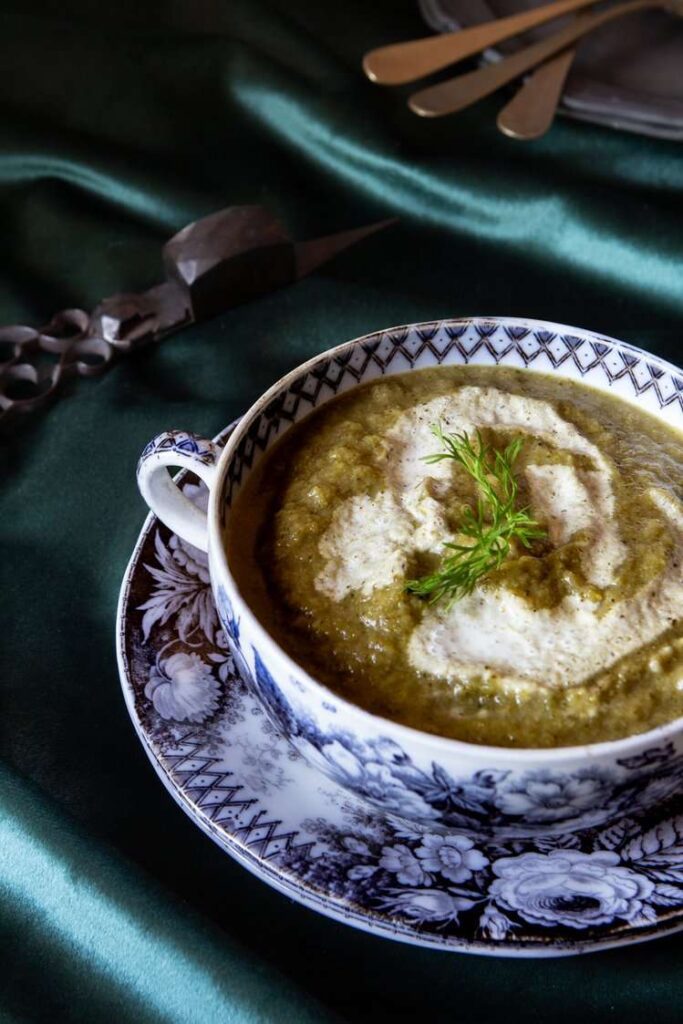 ZUPPA DI BROCCOLO MELA E PORRO